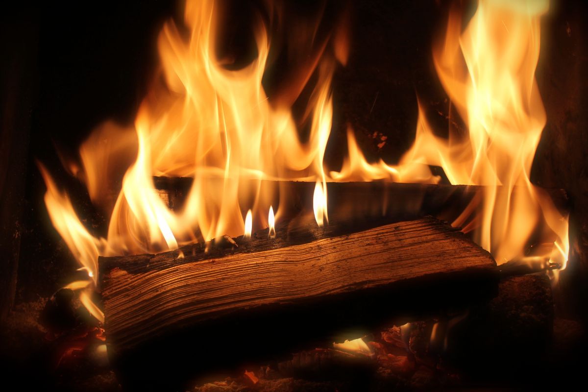 Mastering the Art of the Smokeless Fire Pit: Fuel, Flow, and Flame