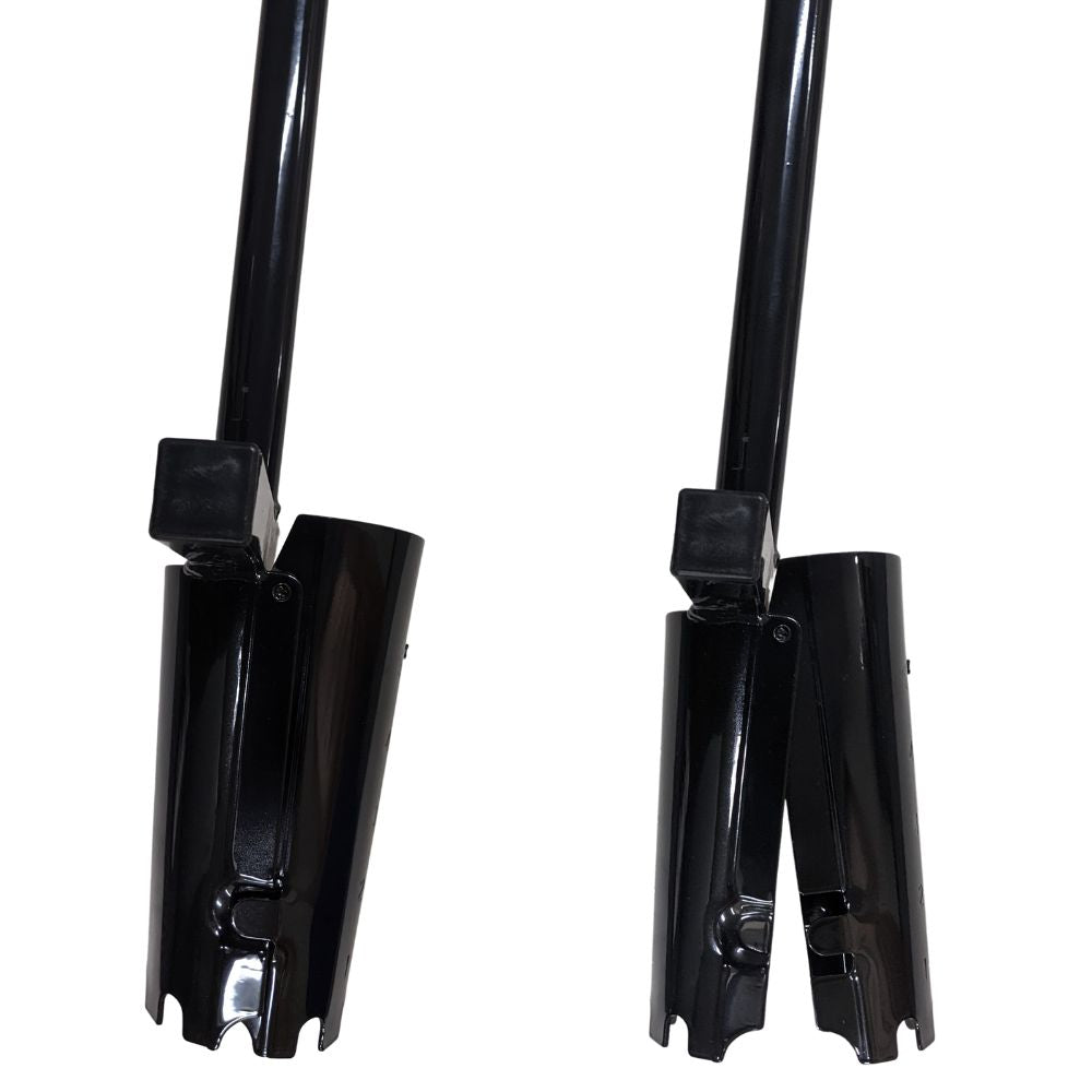 pull the upper lever to open the spades to release dirt