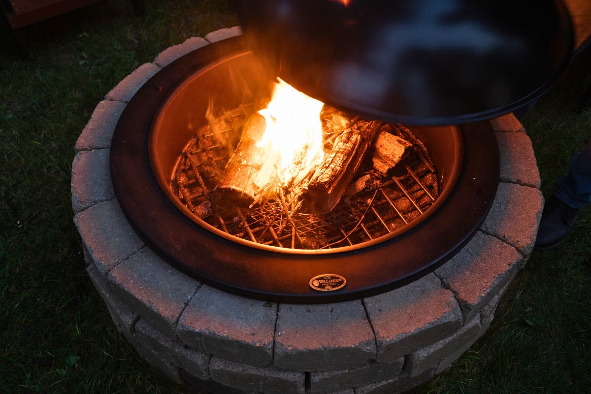 Reviews Round-Up: The Top-Rated Outdoor Fire Pit and Accessories for Your Backyard