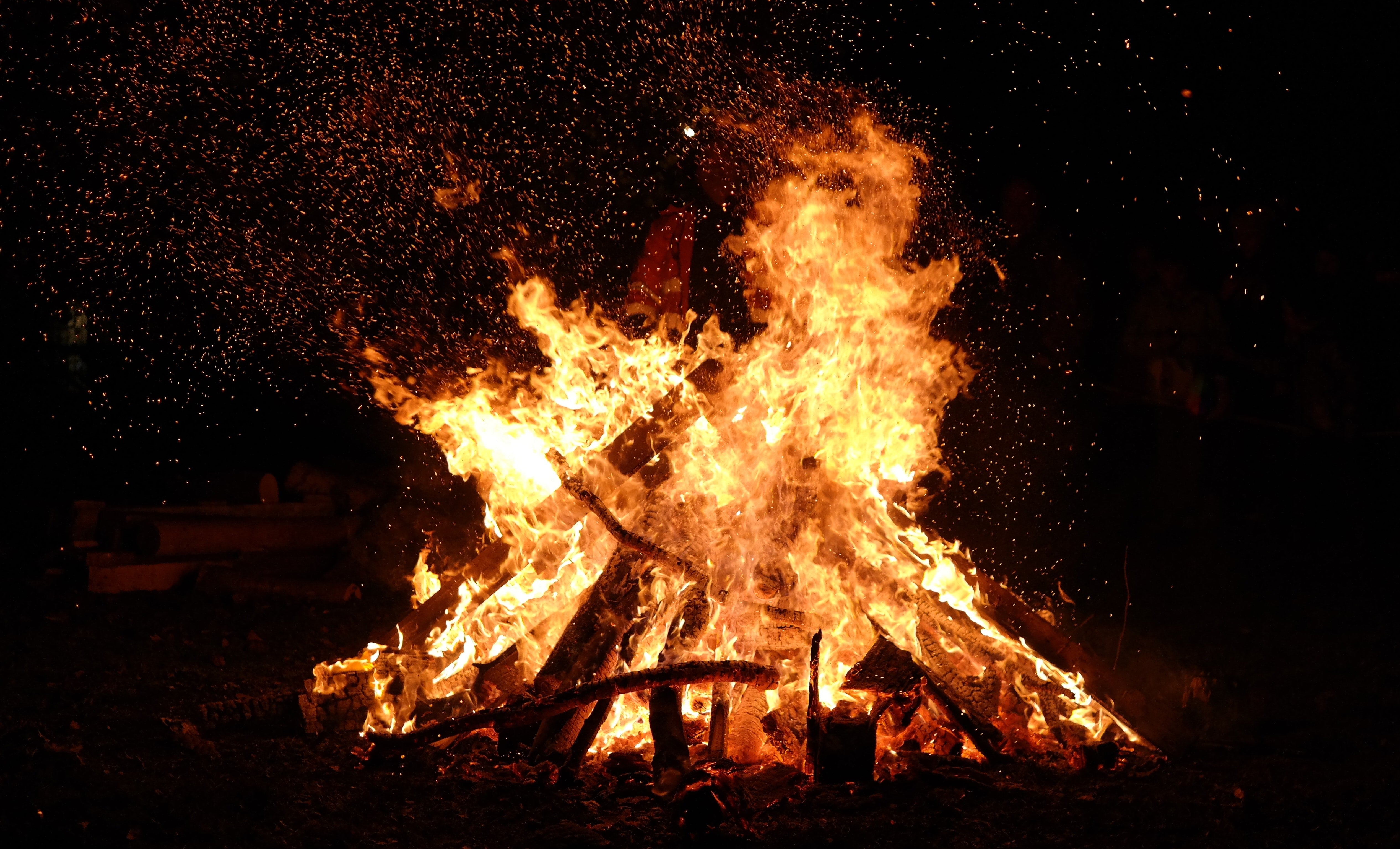 Roaring outdoor fire pit