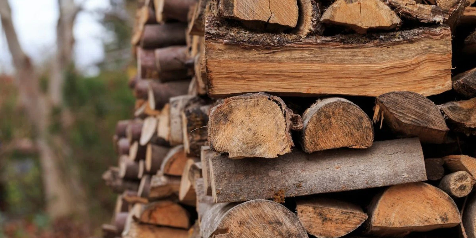 Best Firewood for Cooking on Fire Pits - Walden Backyards