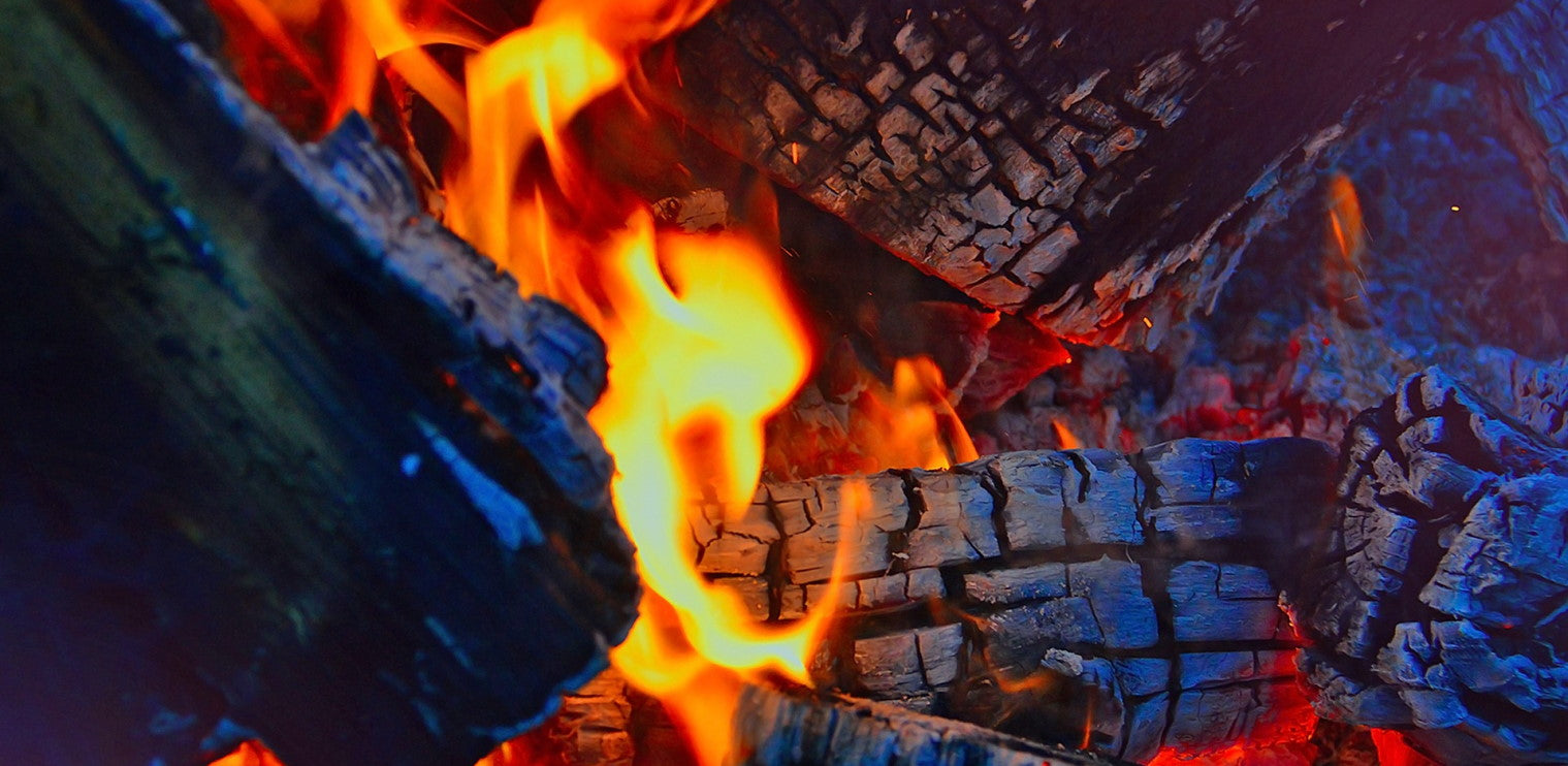 Top 5 Types of Wood to Burn in Your Firepit - Walden Backyards